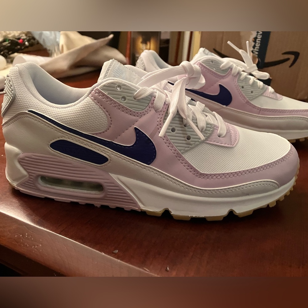 Brand new with box air max 90